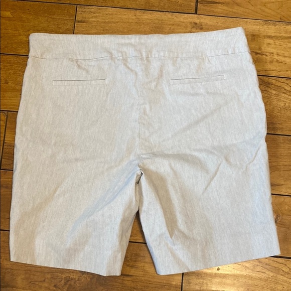 Hilary radley pull on stretchy Shorts - Picture 5 of 5